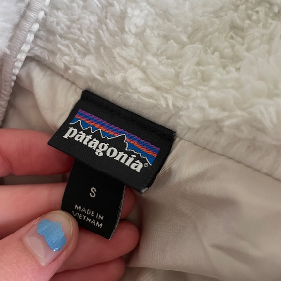 White Patagonia jacket - Picture 2 of 4